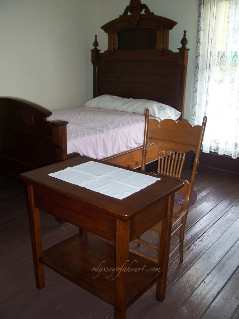 Thomas Wolfe's bed, desk and chair